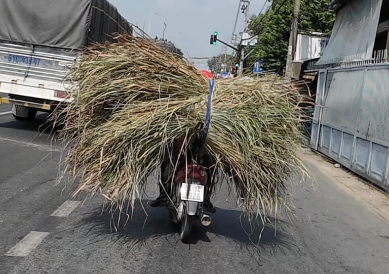 [海外バイク旅]積載マシバイクトラック/掃き掃除マシンetc…バイク天国ベトナムで見つけた面白すぎるバイクたち