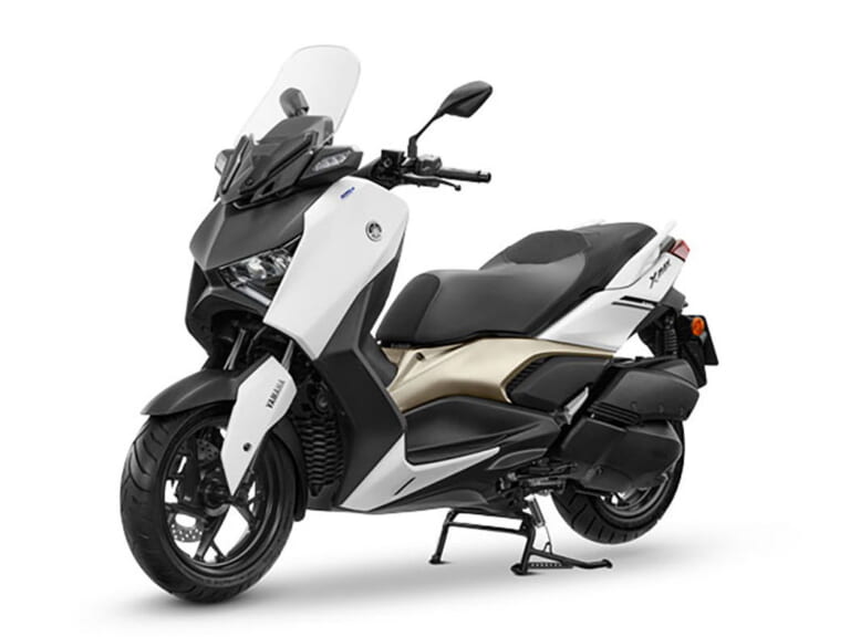 ヤマハ|XMAX コネクテッド|タイ仕様|2023年モデル|ヤマハ新型「XMAX Tech MAX」登場! オーリンズ製サスと特別仕様シートなどを装備【海外】