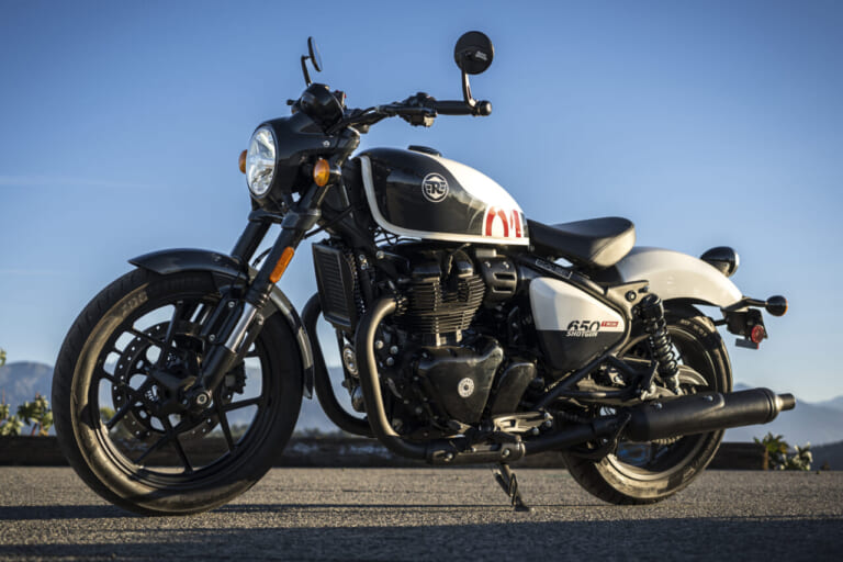 ロイヤルエンフィールド|ショットガン650|“散弾銃”の名に誇張ナシ!! ロイヤルエンフィールド・ショットガン650海外試乗インプレッション【空冷ツインのスポーツクルーザー】