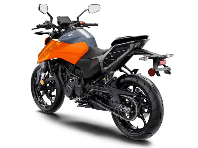 KTM|250 デューク|KTMが大進化した「250デューク」「1390スーパーデュークRエヴォ」を発売!