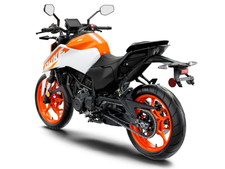 KTM|250 デューク|KTMが大進化した「250デューク」「1390スーパーデュークRエヴォ」を発売!
