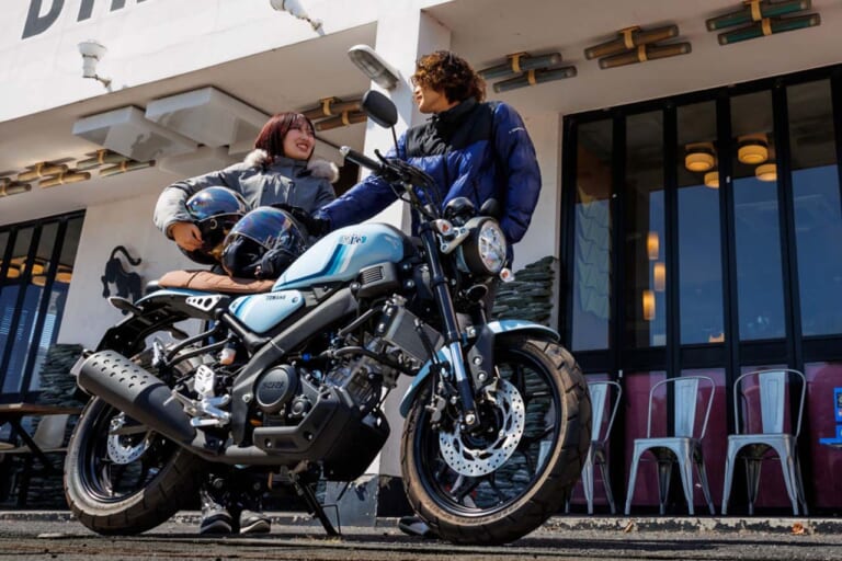 バックオーダー1000台超?! ヤマハのネオレトロ原付二種「XSR125」が12/8発売で販売好調！