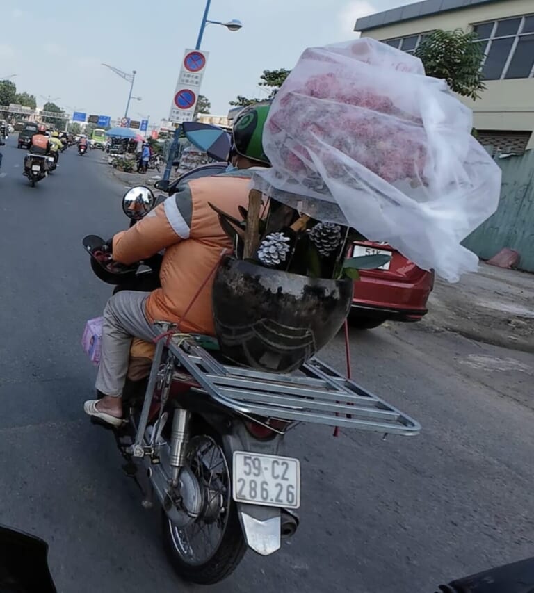 [海外バイク旅]積載マシバイクトラック/掃き掃除マシンetc…バイク天国ベトナムで見つけた面白すぎるバイクたち