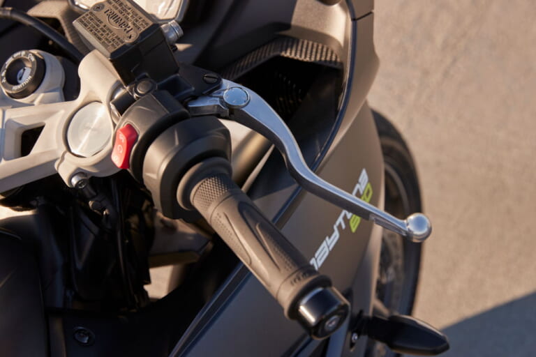 トライアンフ|デイトナ660|2024年モデル|デイトナ復活!! トライアンフがミドルスポーツ「デイトナ660」を発表、95psを発揮する3気筒エンジン搭載