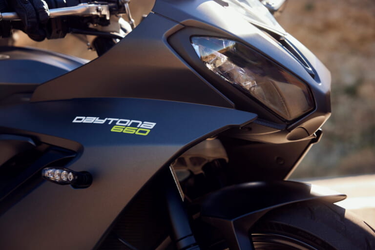 トライアンフ|デイトナ660|2024年モデル|デイトナ復活!! トライアンフがミドルスポーツ「デイトナ660」を発表、95psを発揮する3気筒エンジン搭載