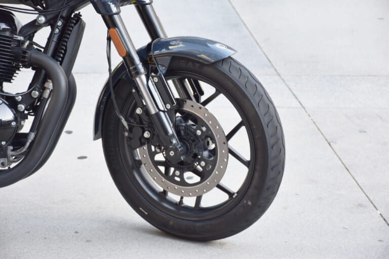 ロイヤルエンフィールド|ショットガン650|“散弾銃”の名に誇張ナシ!! ロイヤルエンフィールド・ショットガン650海外試乗インプレッション【空冷ツインのスポーツクルーザー】