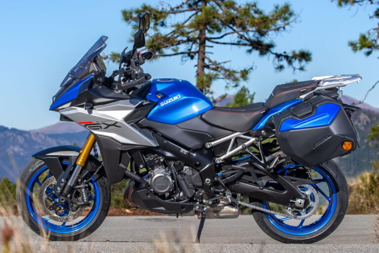 スズキ|GSX-S1000GX スポーツ|イタリア仕様|スズキ「ジェベル」が復活!!? 伊で「Vストローム800DEジェベル」と「GSX-S1000GXスポーツ/ツーリング」が登場