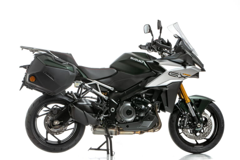スズキ|GSX-S1000GX ツーリング|イタリア仕様|スズキ「ジェベル」が復活!!? 伊で「Vストローム800DEジェベル」と「GSX-S1000GXスポーツ/ツーリング」が登場