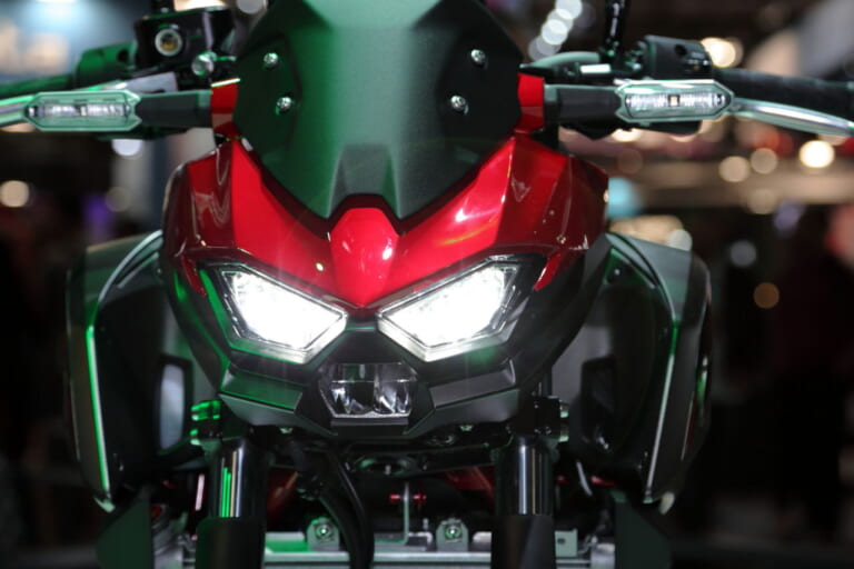 カワサキ|Z500|【インタビュー】デザインとエンジニアリングの融合がカワサキの強み! 新顔はハイブリッド2車とNinja 500/Z500