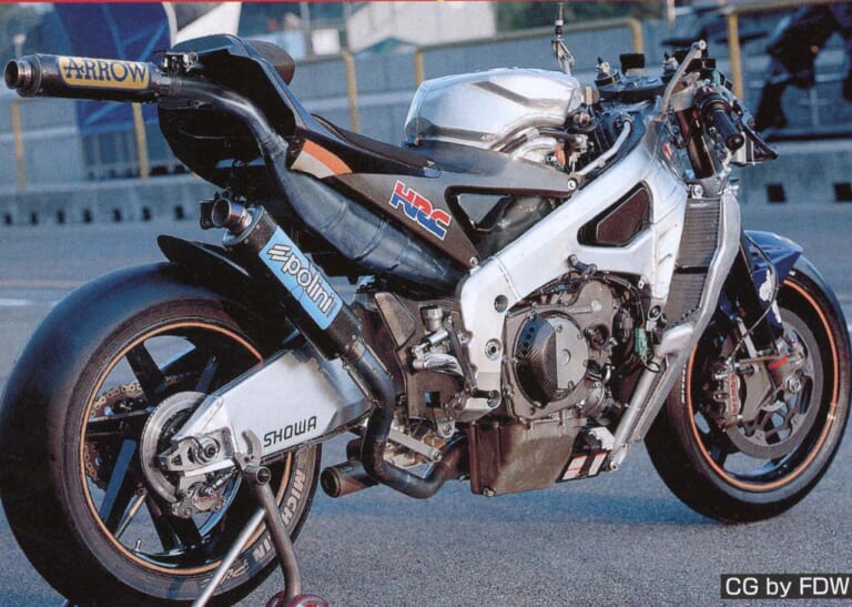 「2スト×4ストのハイブリッド!?」EICMAで話題のホンダV型3気筒エンジンはMotoGPマシンとしても噂があった|「2スト×4ストのハイブリッド!?」EICMAで話題のホンダV型3気筒エンジンはMotoGPマシンとしても噂があった