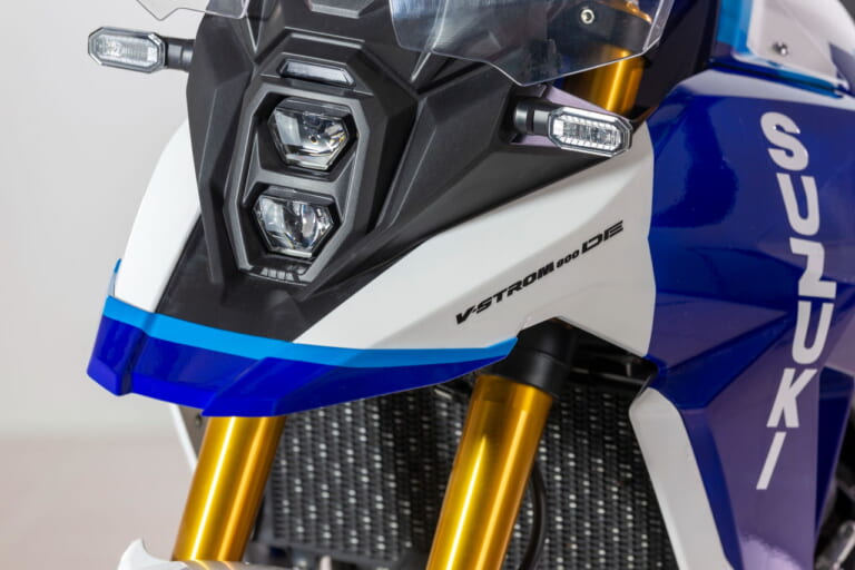 スズキ|Vストローム800DE ジェベル|イタリア仕様|スズキ「ジェベル」が復活!!? 伊で「Vストローム800DEジェベル」と「GSX-S1000GXスポーツ/ツーリング」が登場