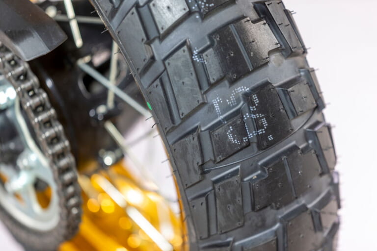 スズキ|Vストローム800DE ジェベル|イタリア仕様|スズキ「ジェベル」が復活!!? 伊で「Vストローム800DEジェベル」と「GSX-S1000GXスポーツ/ツーリング」が登場