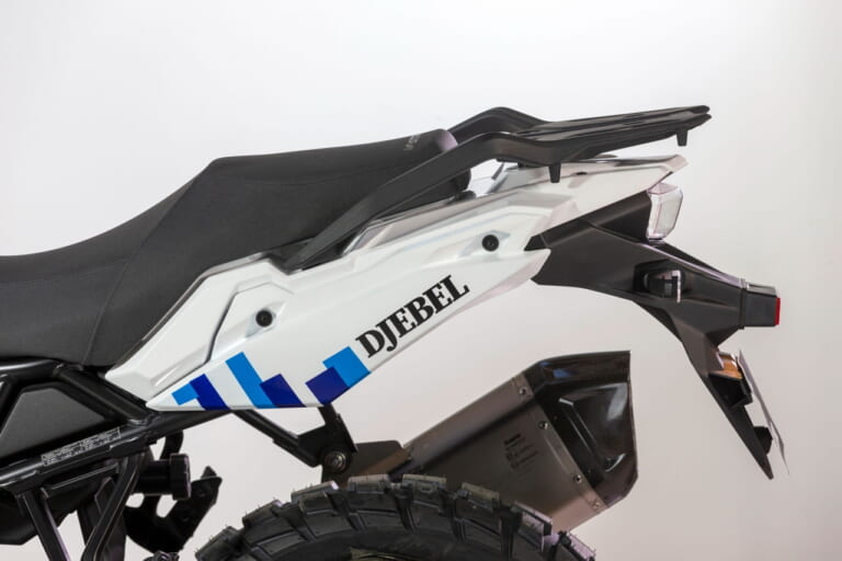 スズキ|Vストローム800DE ジェベル|イタリア仕様|スズキ「ジェベル」が復活!!? 伊で「Vストローム800DEジェベル」と「GSX-S1000GXスポーツ/ツーリング」が登場