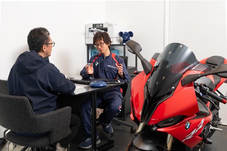 BMW Motorrad MITSUOKA SUZUKA｜サービス受付ルーム。