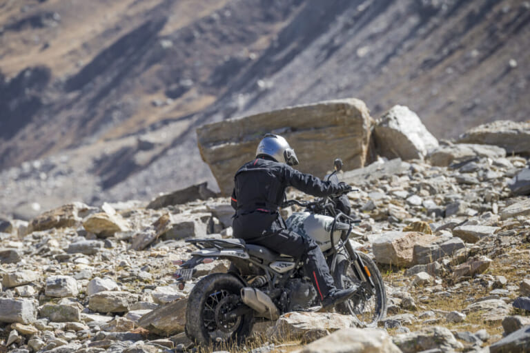 ロイヤルエンフィールド ヒマラヤ|ロイヤルエンフィールド ヒマラヤ海外試乗レポート【初の水冷エンジンを搭載! インドの大自然が生んだ等身大アドベンチャー】