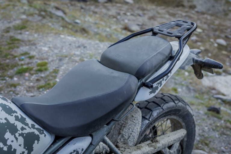 ロイヤルエンフィールド ヒマラヤ|シート845mm|ロイヤルエンフィールド ヒマラヤ海外試乗レポート【初の水冷エンジンを搭載! インドの大自然が生んだ等身大アドベンチャー】