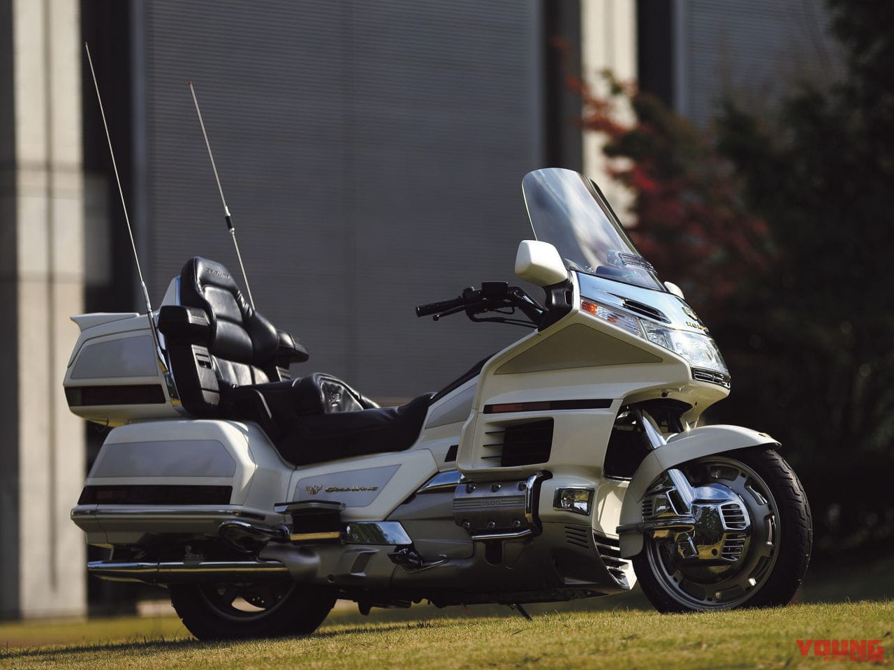 ホンダ|GL1500ゴールドウイング|NSR250Rが頂点を極め、ゼファーが登場した──日本の名車100選【昭和63~平成元年編】