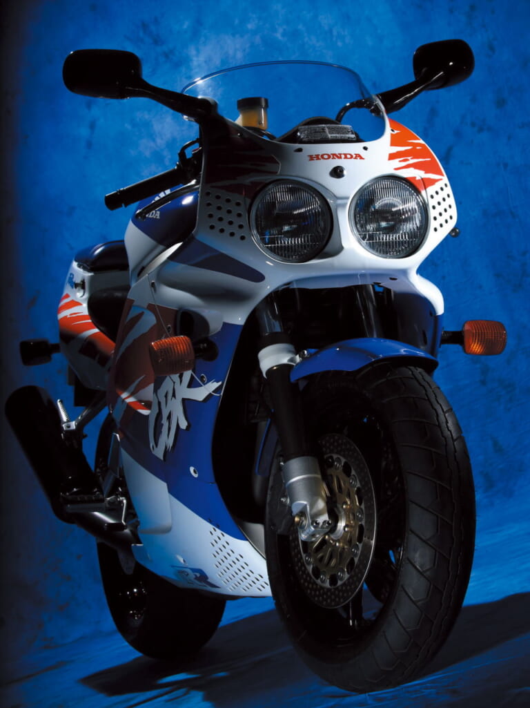 ホンダ|CBR900RR|「懐い」「今でも憧れ」ビッグバイクブーム時代の国産名車12選【ZZ-R1100/NR/CB1000SF/ホーネットetc】