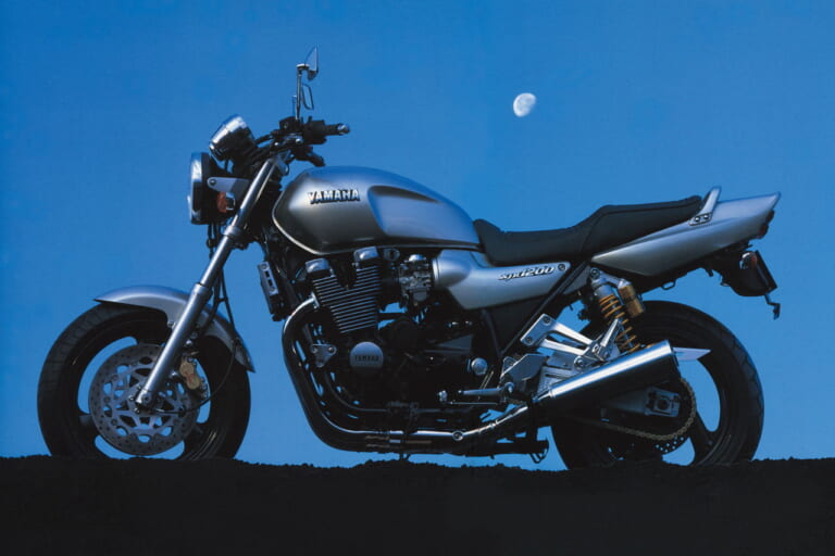 ヤマハ|XJR1200|「懐い」「今でも憧れ」ビッグバイクブーム時代の国産名車12選【ZZ-R1100/NR/CB1000SF/ホーネットetc】