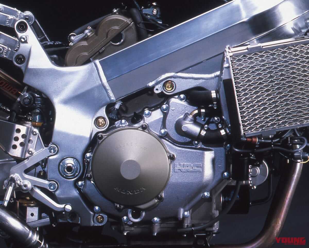 |300km/h超えが許された最後の時代──日本の名車100選【平成9~12年編】