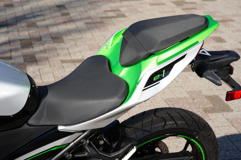 カワサキ|ニンジャe-1|【速報】カワサキ初の電動スポーツバイク「ニンジャe-1」速攻インプレ! 原付二種だけどeブーストで400並みの加速?!