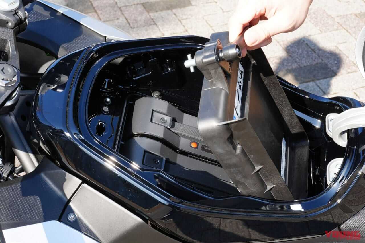 |【速報】カワサキ初の電動スポーツバイク「ニンジャe-1」速攻インプレ! 原付二種だけどeブーストで400並みの加速?!