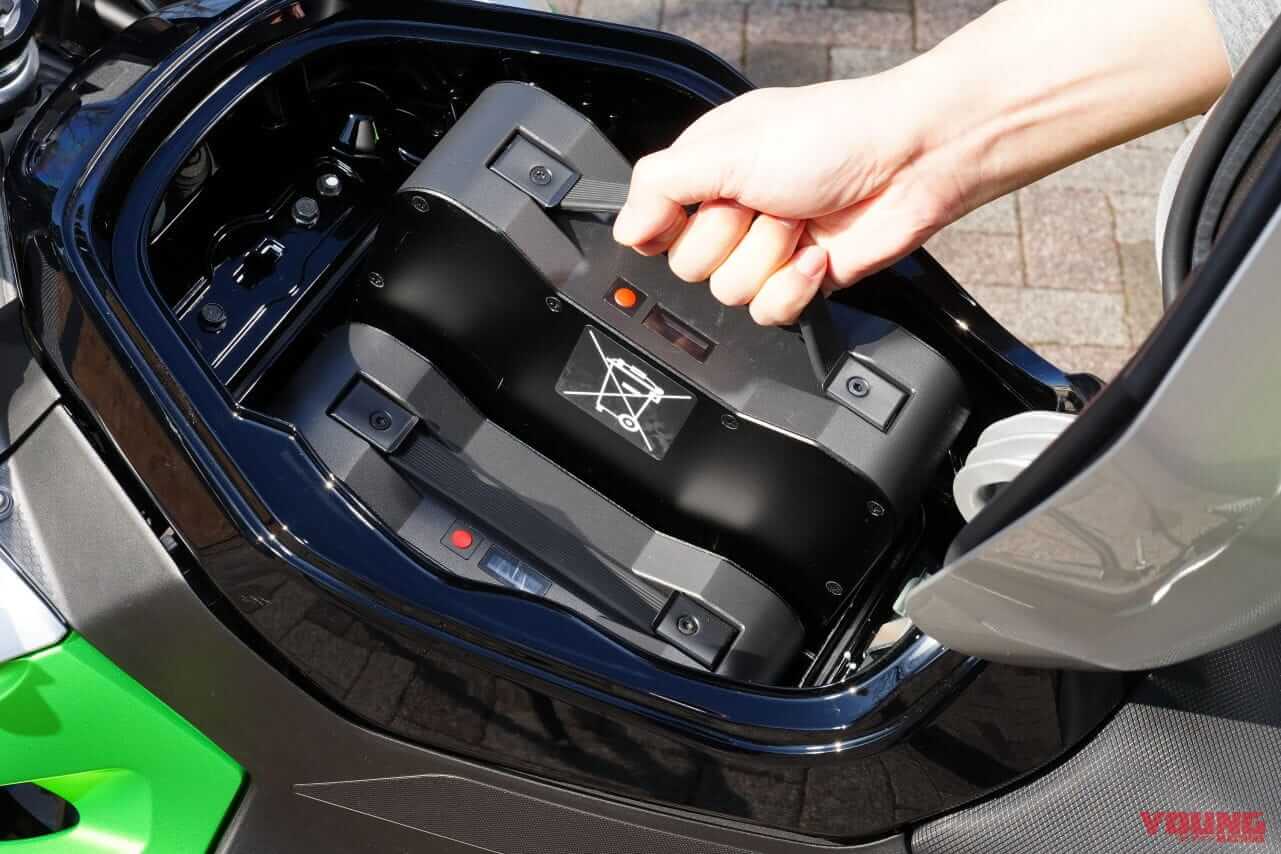 |【速報】カワサキ初の電動スポーツバイク「ニンジャe-1」速攻インプレ! 原付二種だけどeブーストで400並みの加速?!