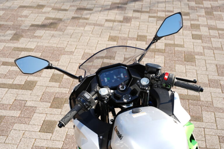 カワサキ|ニンジャe-1|【速報】カワサキ初の電動スポーツバイク「ニンジャe-1」速攻インプレ! 原付二種だけどeブーストで400並みの加速?!