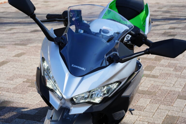 カワサキ|ニンジャe-1|【速報】カワサキ初の電動スポーツバイク「ニンジャe-1」速攻インプレ! 原付二種だけどeブーストで400並みの加速?!
