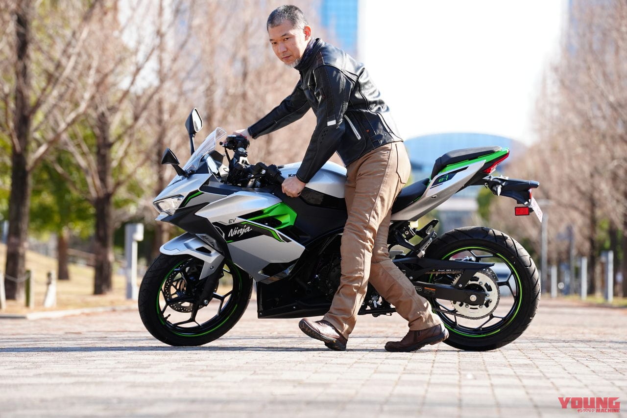 カワサキ|ニンジャe-1|【速報】カワサキ初の電動スポーツバイク「ニンジャe-1」速攻インプレ! 原付二種だけどeブーストで400並みの加速?!