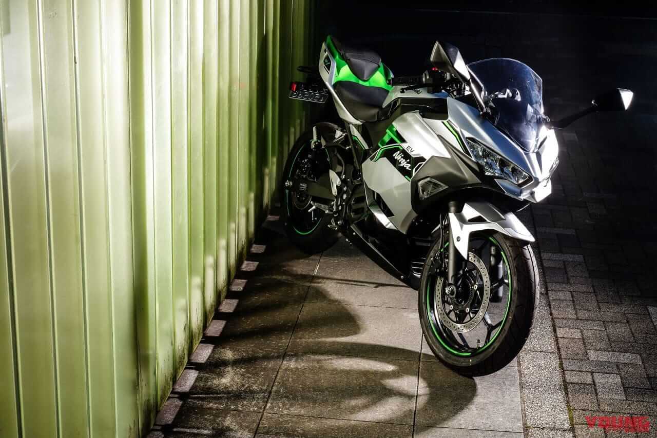 |【速報】カワサキ初の電動スポーツバイク「ニンジャe-1」速攻インプレ! 原付二種だけどeブーストで400並みの加速?!
