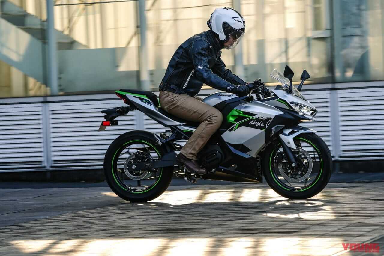 カワサキ|ニンジャe-1|【速報】カワサキ初の電動スポーツバイク「ニンジャe-1」速攻インプレ! 原付二種だけどeブーストで400並みの加速?!