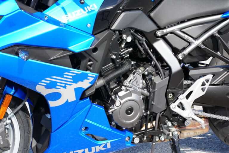 スズキ|GSX-8R|【速報】スズキの2気筒スポーツ「GSX-8R」速攻インプレ! スズキの良心が詰め込まれた真のオールラウンダー