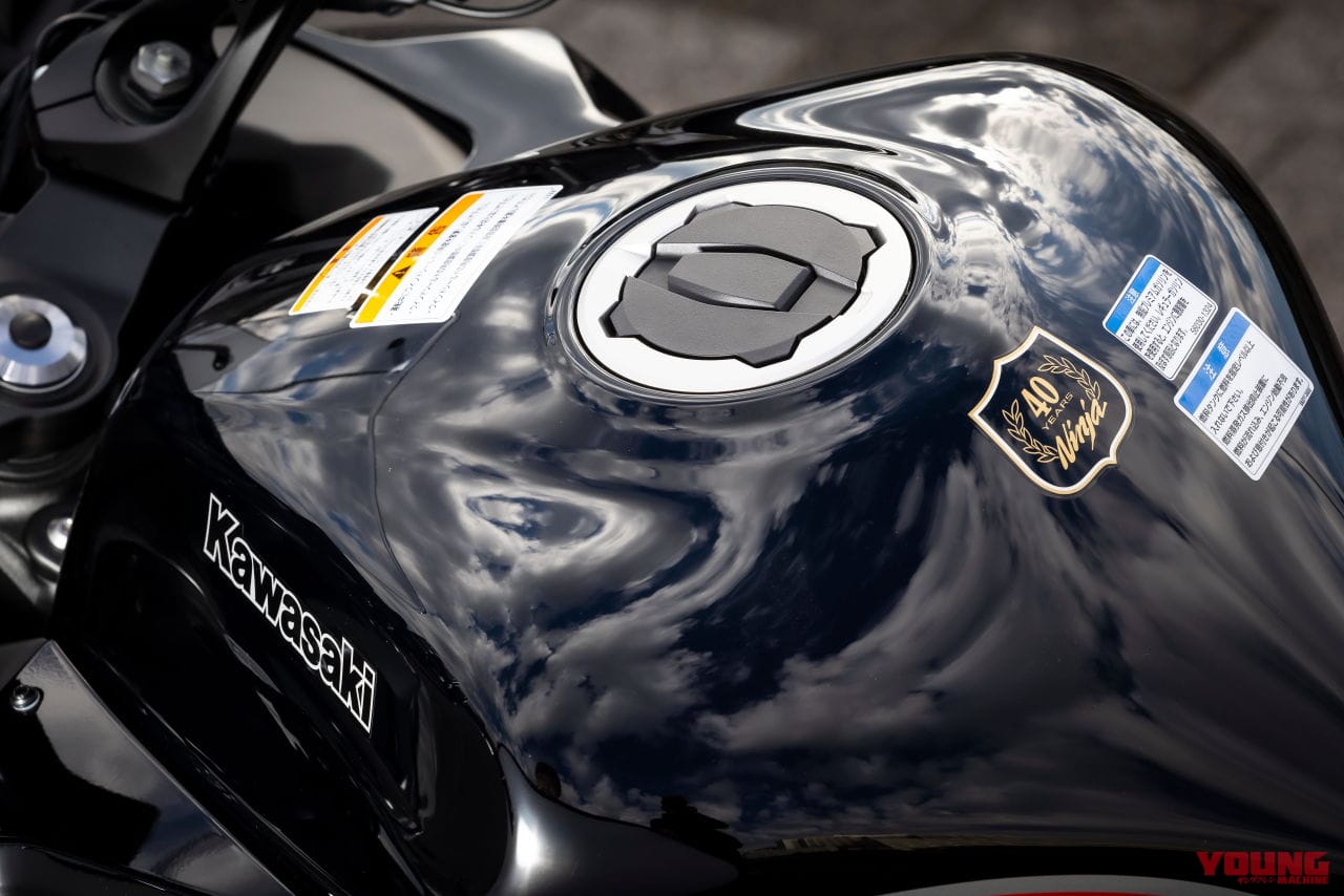 カワサキ|ニンジャ1000SX 40thアニバーサリーエディション|2024年モデル|トップガンの赤黒&ZXRカラー!! カワサキの「ニンジャ」40周年記念モデルを激撮!