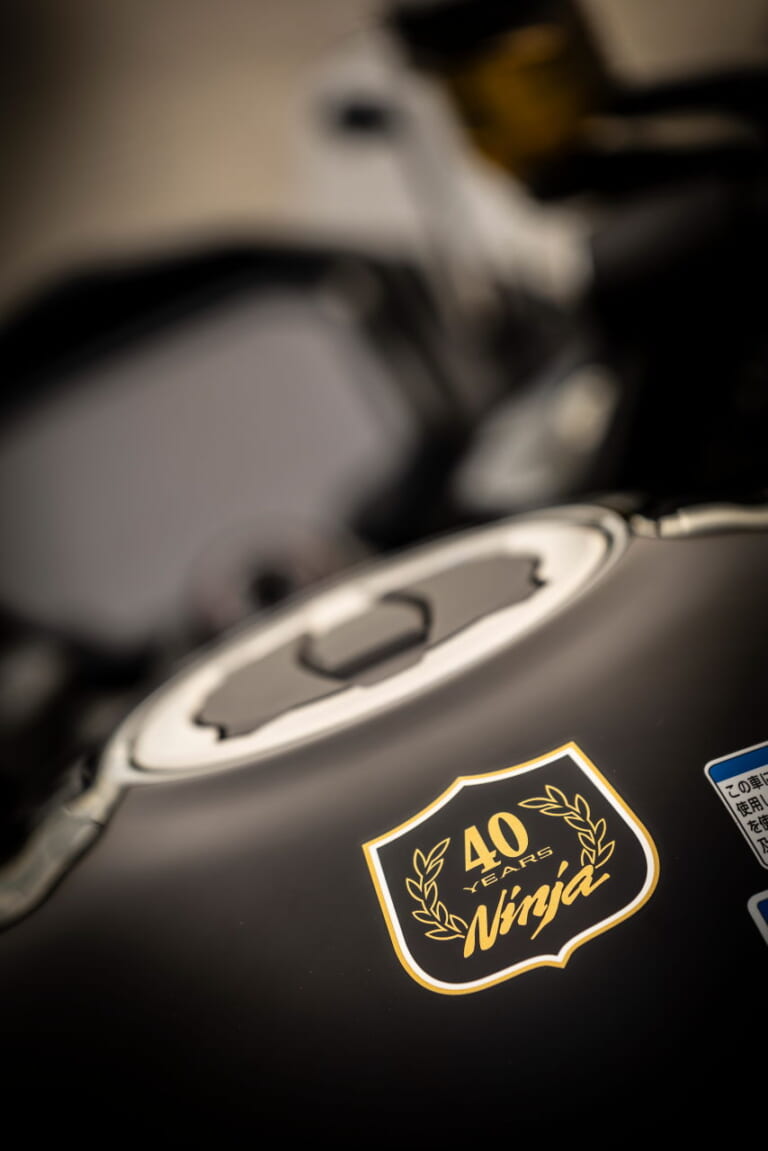 カワサキ|ニンジャ1000SX 40thアニバーサリーエディション|2024年モデル|トップガンの赤黒&ZXRカラー!! カワサキの「ニンジャ」40周年記念モデルを激撮!