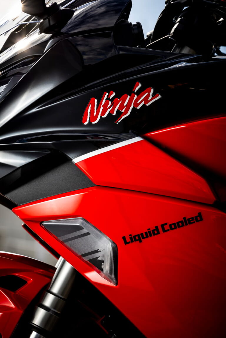 カワサキ|ニンジャ1000SX 40thアニバーサリーエディション|2024年モデル|トップガンの赤黒&ZXRカラー!! カワサキの「ニンジャ」40周年記念モデルを激撮!
