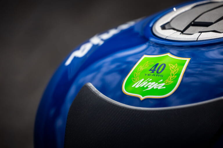 カワサキ|ニンジャZX-10R 40thアニバーサリーエディション|2024年モデル|トップガンの赤黒&ZXRカラー!! カワサキの「ニンジャ」40周年記念モデルを激撮!