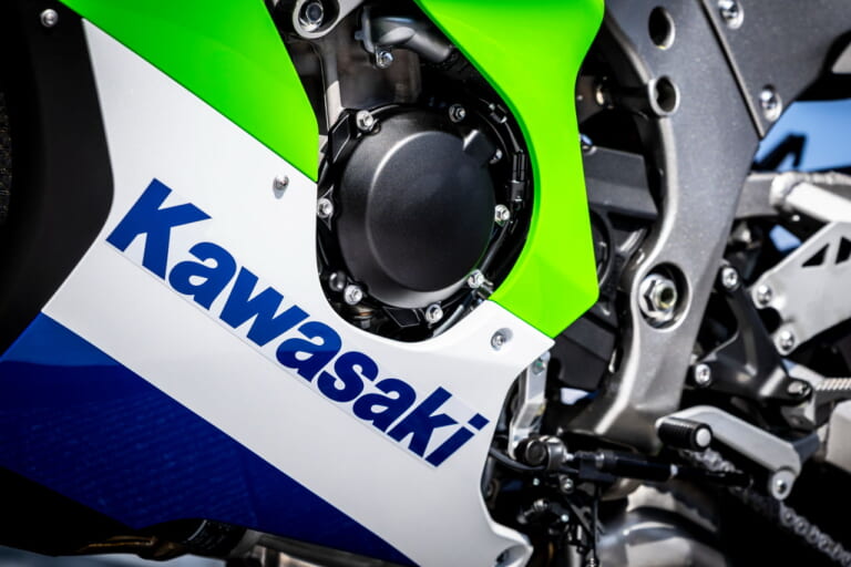 カワサキ|ニンジャZX-10R 40thアニバーサリーエディション|2024年モデル|トップガンの赤黒&ZXRカラー!! カワサキの「ニンジャ」40周年記念モデルを激撮!