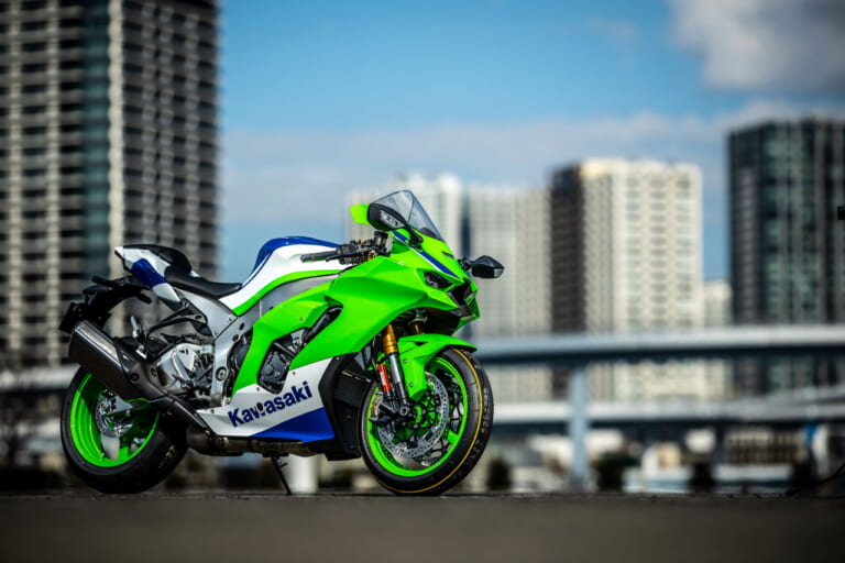 カワサキ|ニンジャZX-10R 40thアニバーサリーエディション|2024年モデル|トップガンの赤黒&ZXRカラー!! カワサキの「ニンジャ」40周年記念モデルを激撮!