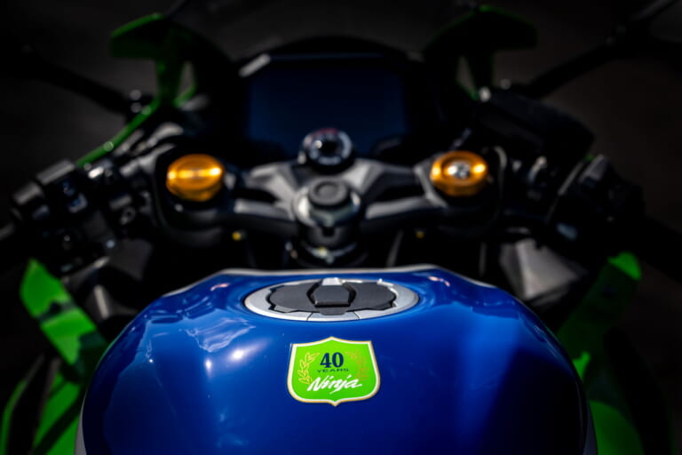 カワサキ|ニンジャZX-4RR 40thアニバーサリーエディション|2024年モデル|トップガンの赤黒&ZXRカラー!! カワサキの「ニンジャ」40周年記念モデルを激撮!