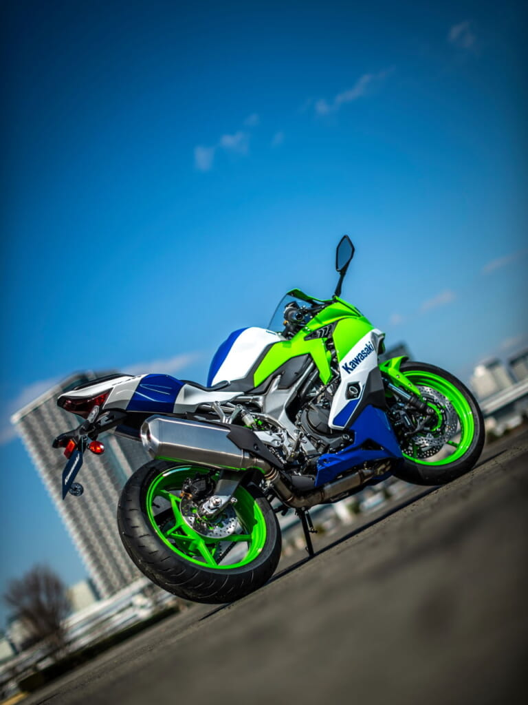 カワサキ|ニンジャZX-4RR 40thアニバーサリーエディション|2024年モデル|トップガンの赤黒&ZXRカラー!! カワサキの「ニンジャ」40周年記念モデルを激撮!