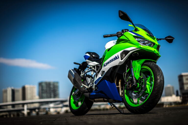 カワサキ|ニンジャZX-4RR 40thアニバーサリーエディション|2024年モデル|トップガンの赤黒&ZXRカラー!! カワサキの「ニンジャ」40周年記念モデルを激撮!