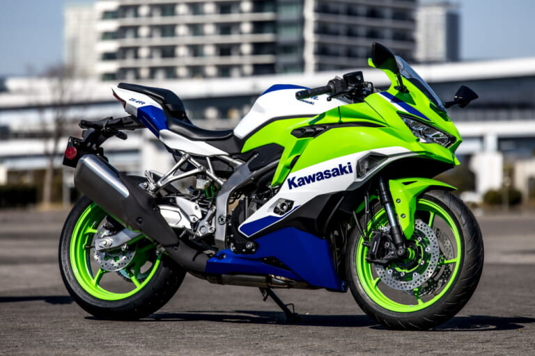 カワサキ|ニンジャZX-4RR 40thアニバーサリーエディション|2024年モデル|トップガンの赤黒&ZXRカラー!! カワサキの「ニンジャ」40周年記念モデルを激撮!