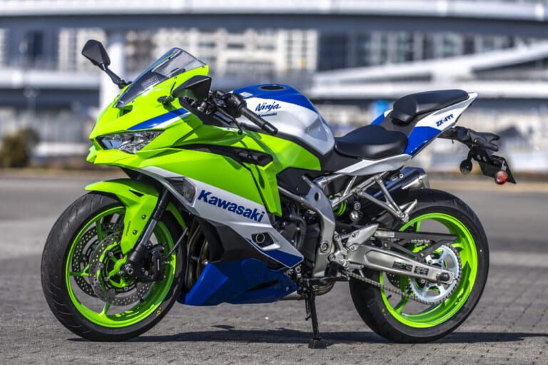 カワサキ|ニンジャZX-4RR|40周年|【SCOOP!!】FX? はたまたゼファー?! カワサキ新型「Z400RS」に車名変更の可能性アリ?!
