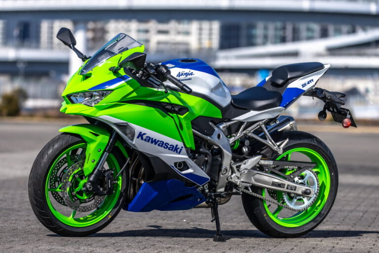 カワサキ|ニンジャZX-4RR 40thアニバーサリーエディション|2024年モデル|トップガンの赤黒&ZXRカラー!! カワサキの「ニンジャ」40周年記念モデルを激撮!
