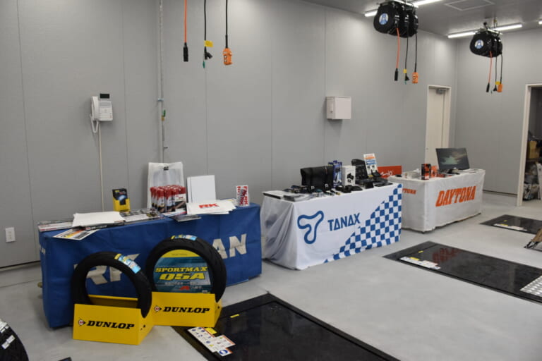 ホンダドリーム市川|グランドオープン|CB400SF/SBとCB1100ファイナルが新車で買えるってマジ?! 本日オープンの“ホンダドリーム市川”で驚きのお宝車両を大発見ッ!!