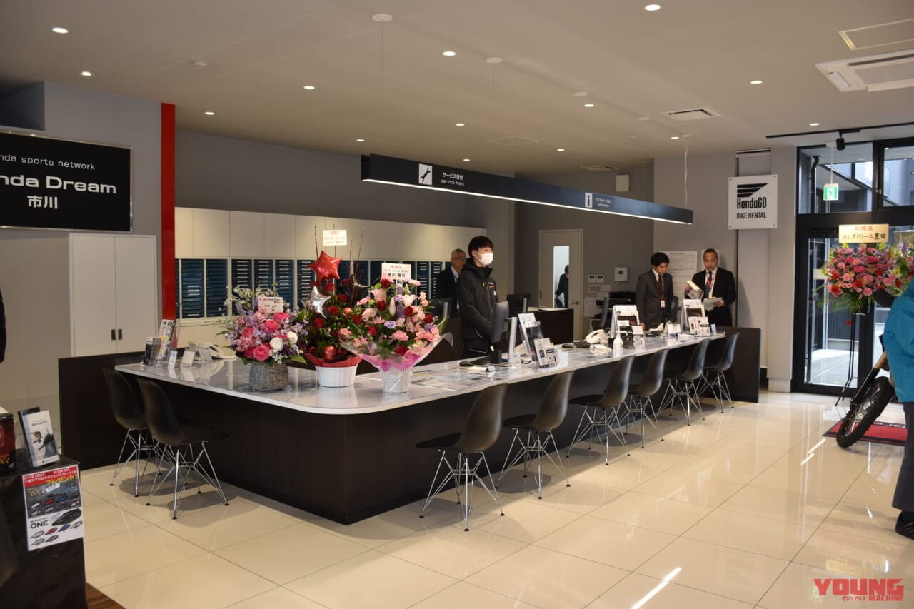 |CB400SF/SBとCB1100ファイナルが新車で買えるってマジ?! 本日オープンの“ホンダドリーム市川”で驚きのお宝車両を大発見ッ!!