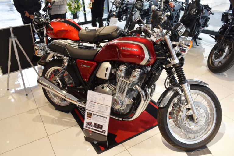 ホンダ|CB1100EX ファイナルエディション|CB400SF/SBとCB1100ファイナルが新車で買えるってマジ?! 本日オープンの“ホンダドリーム市川”で驚きのお宝車両を大発見ッ!!