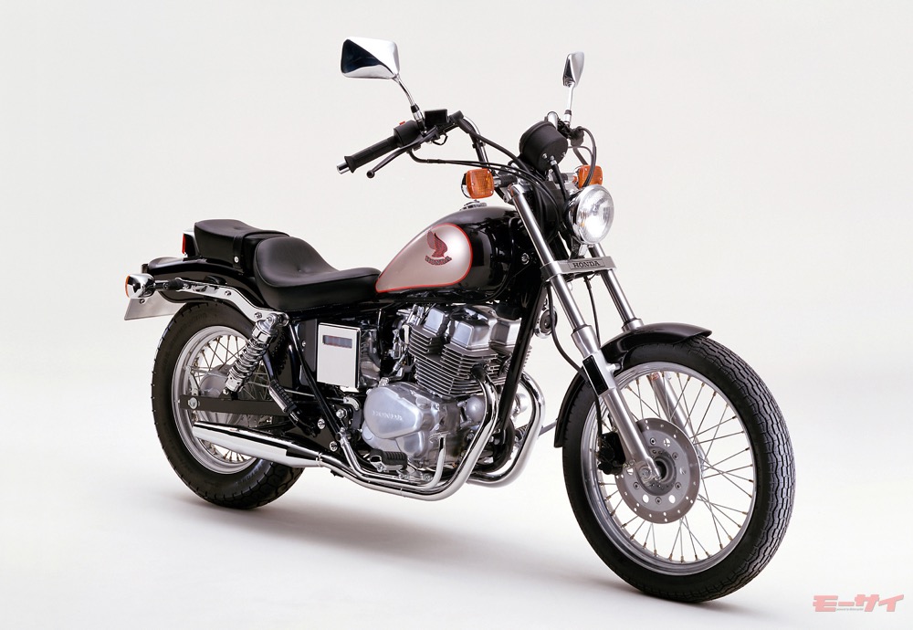 令和の人気No.1バイク・ホンダ レブル250のルーツは、1980年代のアメリカン な先代だった[名車バイクレビュー]│WEBヤングマシン｜新車バイクニュース