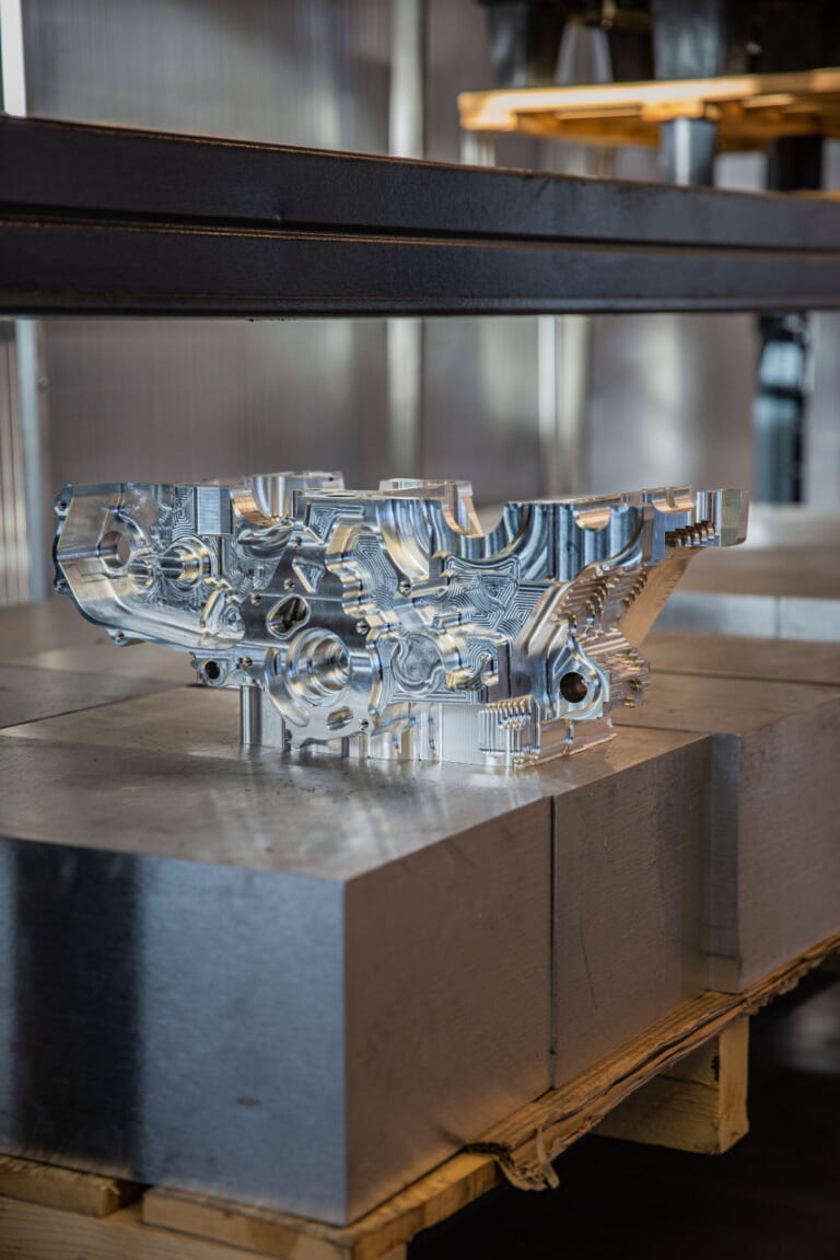 ブラフスーペリア|エンジン|復活のブラフスーペリアが日本上陸!! 伝説の超高級ブランドが日本オフィスを開設